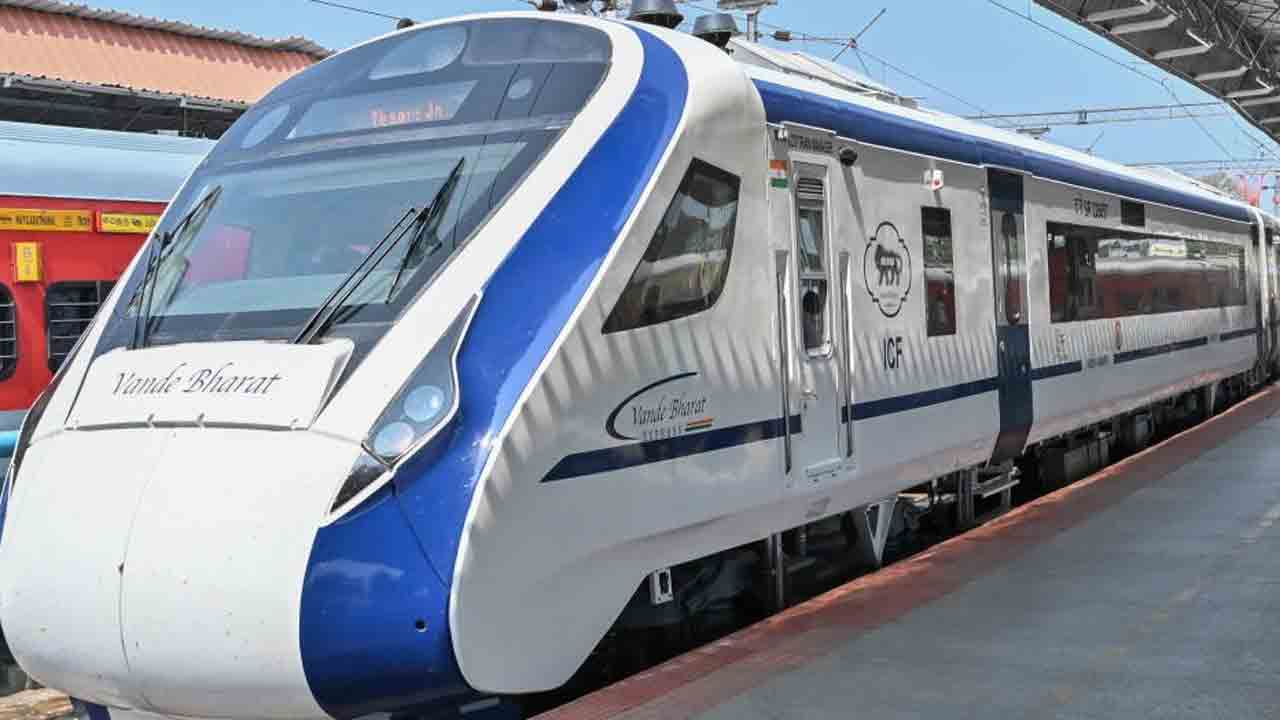 మరికొన్ని గంటల్లో తెలుగురాష్ట్రాల మధ్య వందేభారత్‌ పరుగులు.. ఛార్జీలు, టైమింగ్స్‌ వివరాలు ఇవే..!