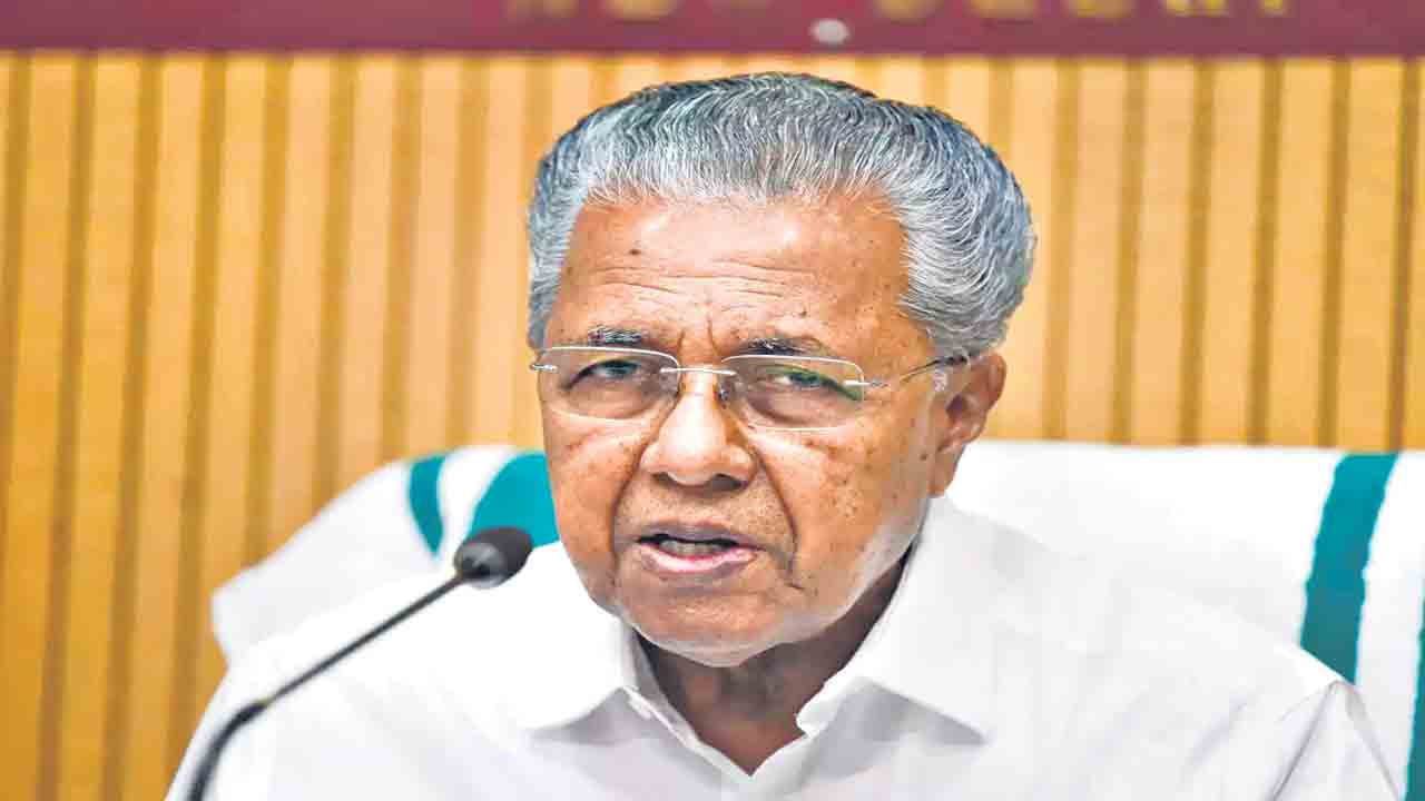 గాంధీజీ అంటే సంఘ్‌కు ఇప్పటికీ భయమే