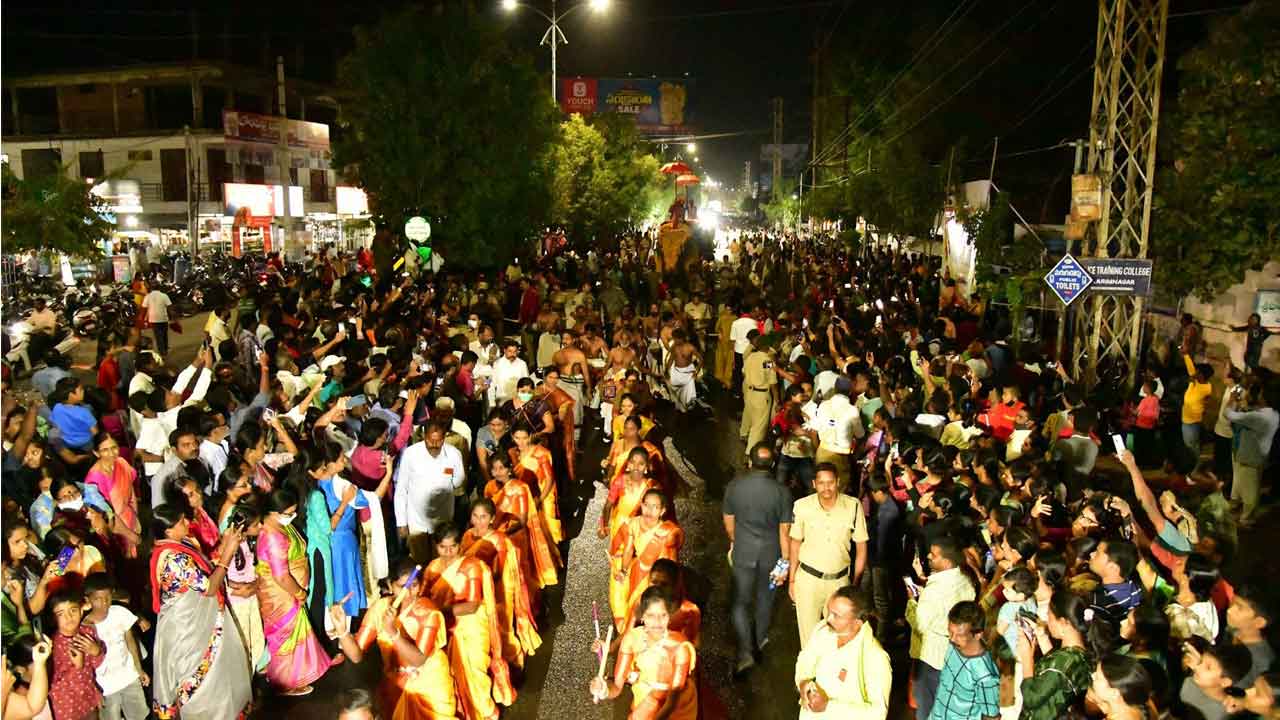 కనులపండువగా శోభాయాత్ర