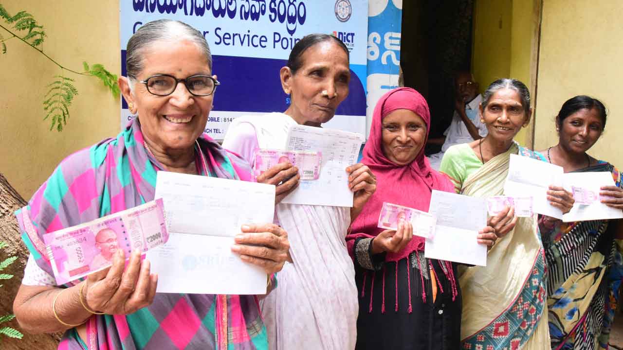 పేదలను పెద్దోళ్లుగా మలిచే బడ్జెట్‌