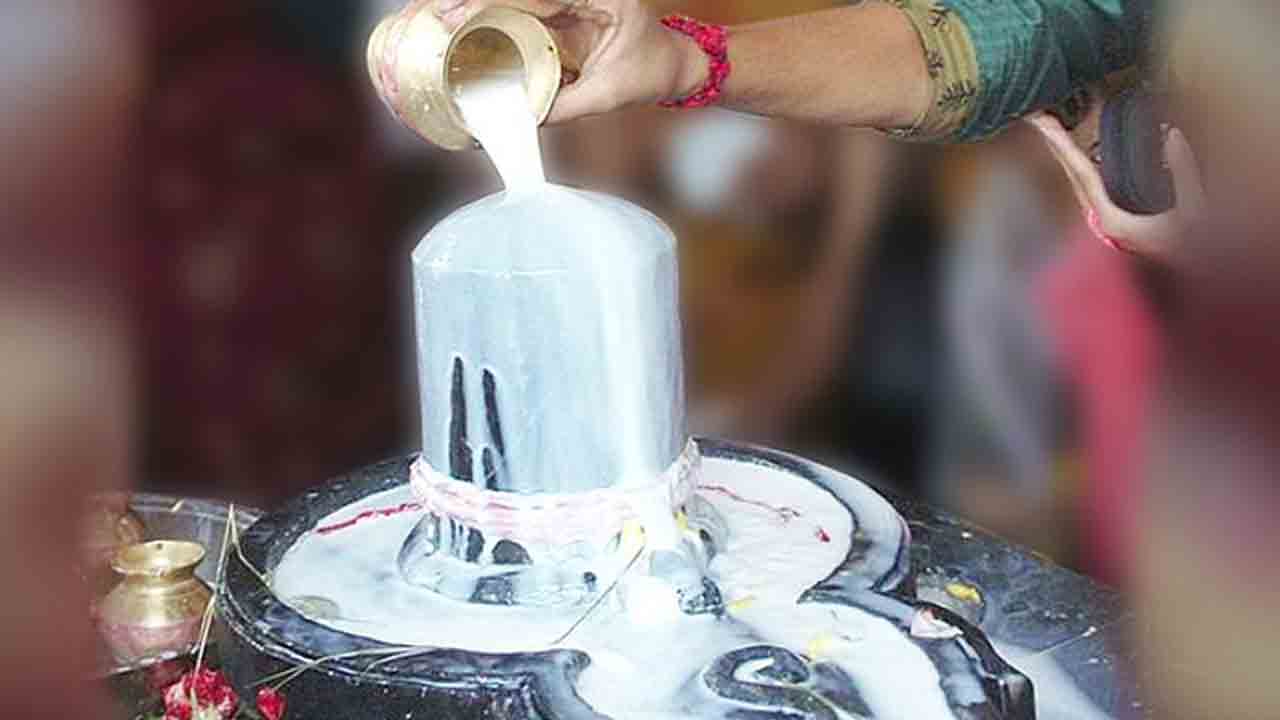 లోకం చల్లగా ఉండాలని రుద్రాభిషేకం