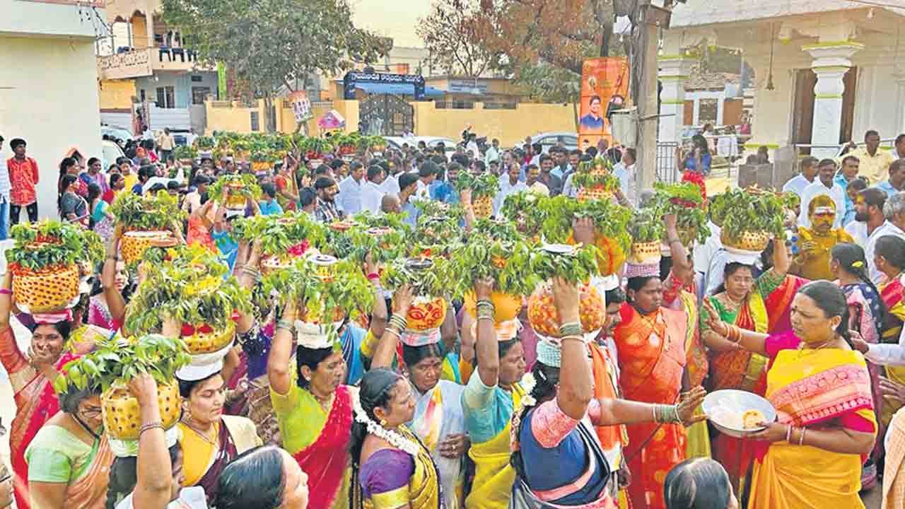 వైభవంగా విగ్రహ ప్రతిష్ఠాపనోత్సవాలు