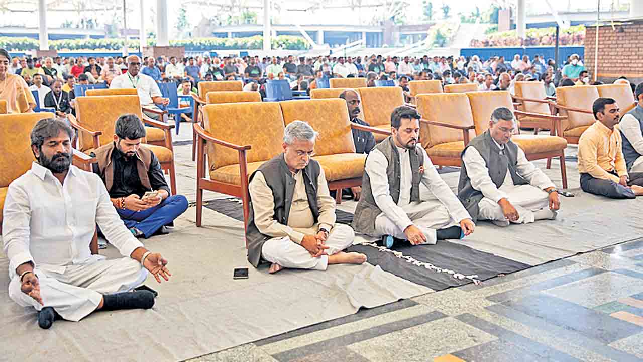 ధ్యానం జీవితంలో భాగం కావాలి