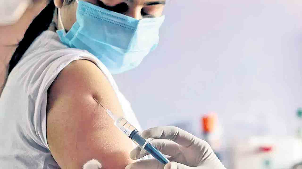 వ్యాక్సిన్‌ వేయించినా..