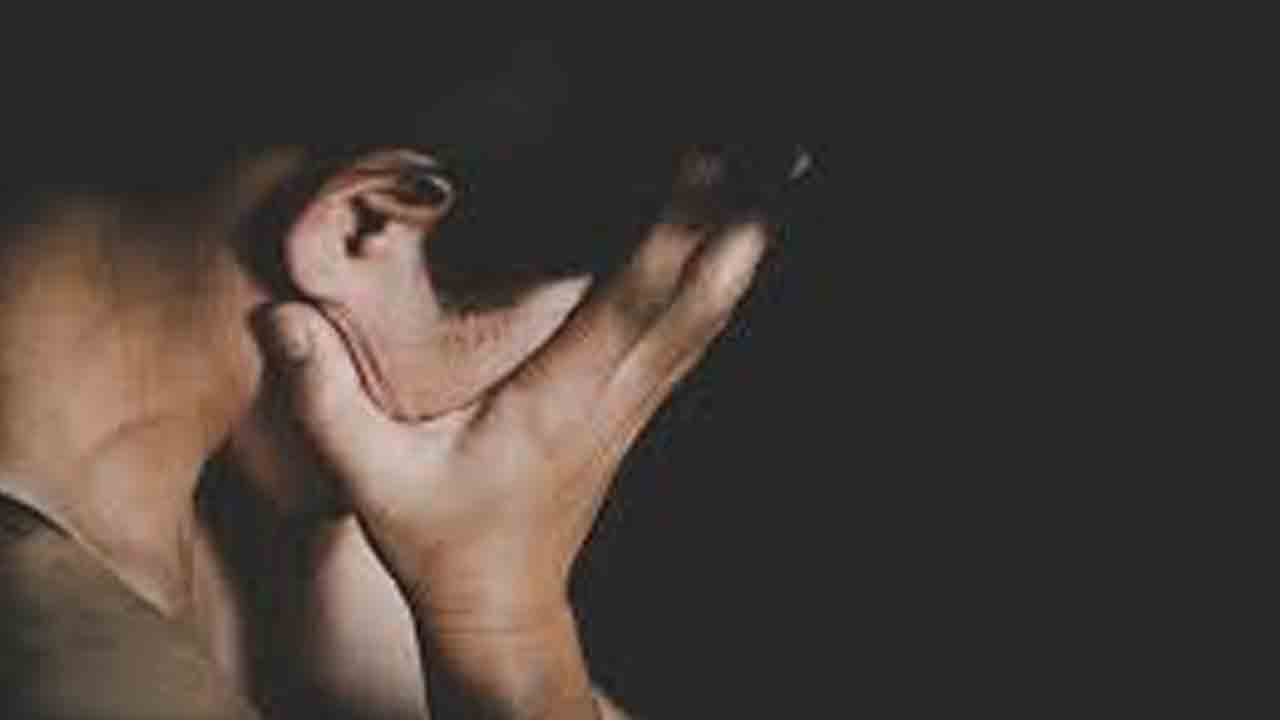 వేధింపులు తాళలేక.. భర్తను హత్య చేసిన భార్య