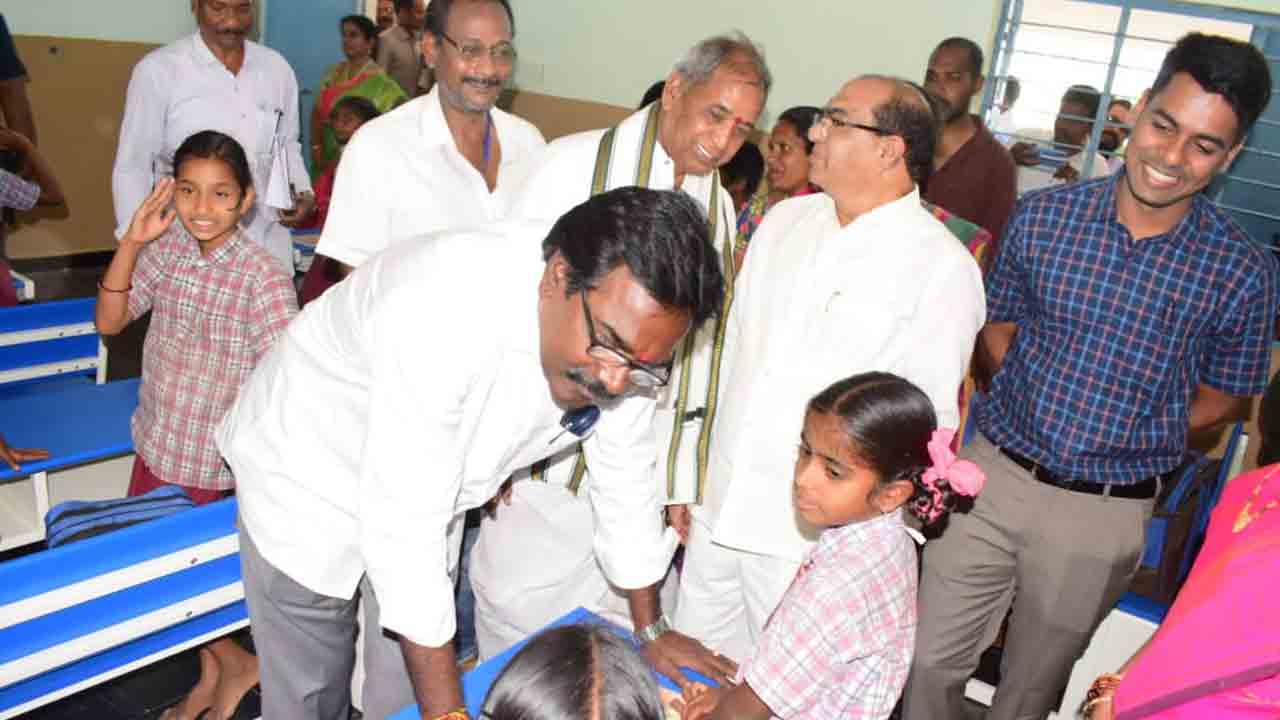 కార్పొరేట్కు దీటుగా సర్కారు విద్య