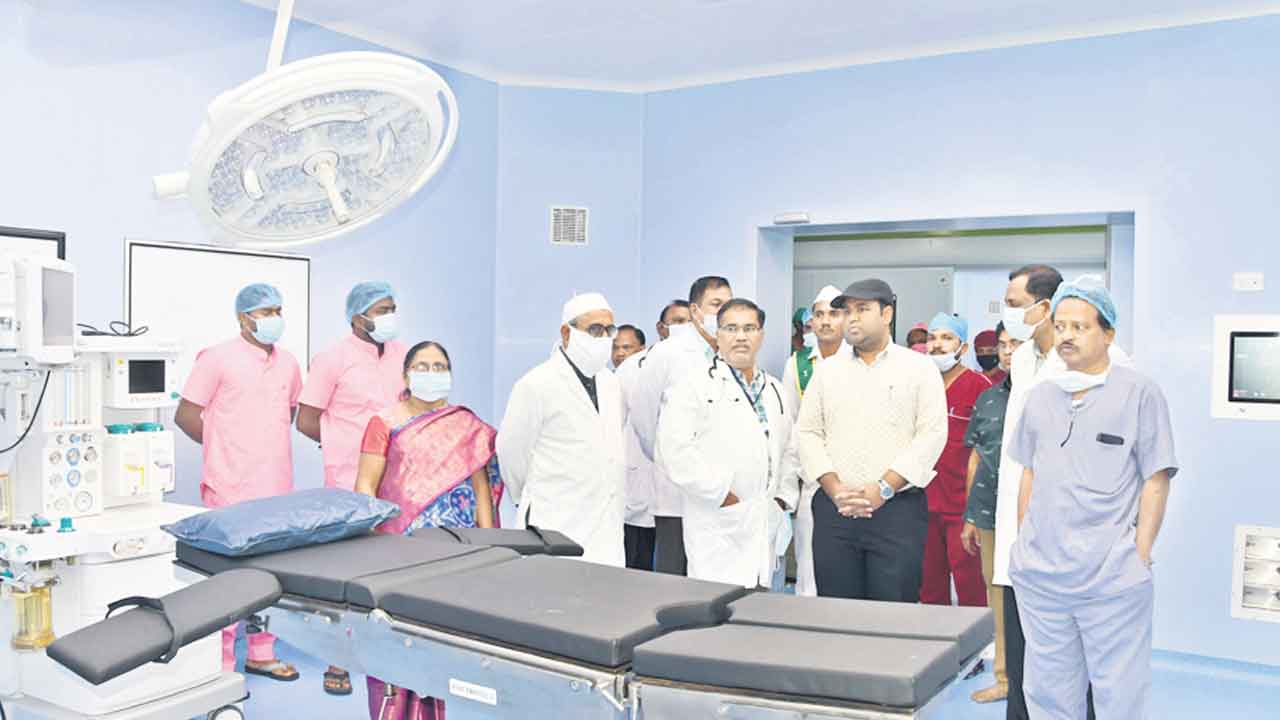 కార్పొరేట్‌కు దీటుగా ప్రభుత్వ వైద్య సేవలు