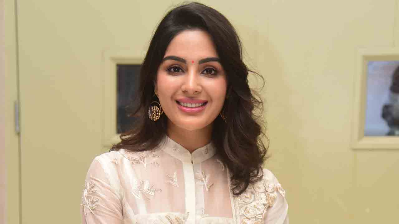 Samyuktha Menon | ఇంటిపేరు తీసేశా..!