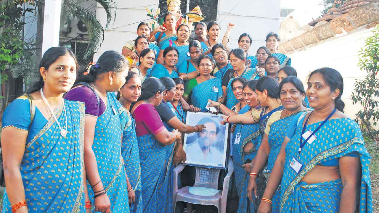 ఆడబిడ్డల భవితకు అండదండ