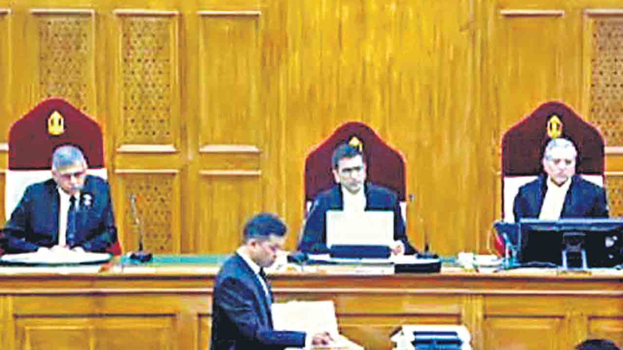 భారత ధర్మాసనంలో సింగపూర్ సీజేఐ