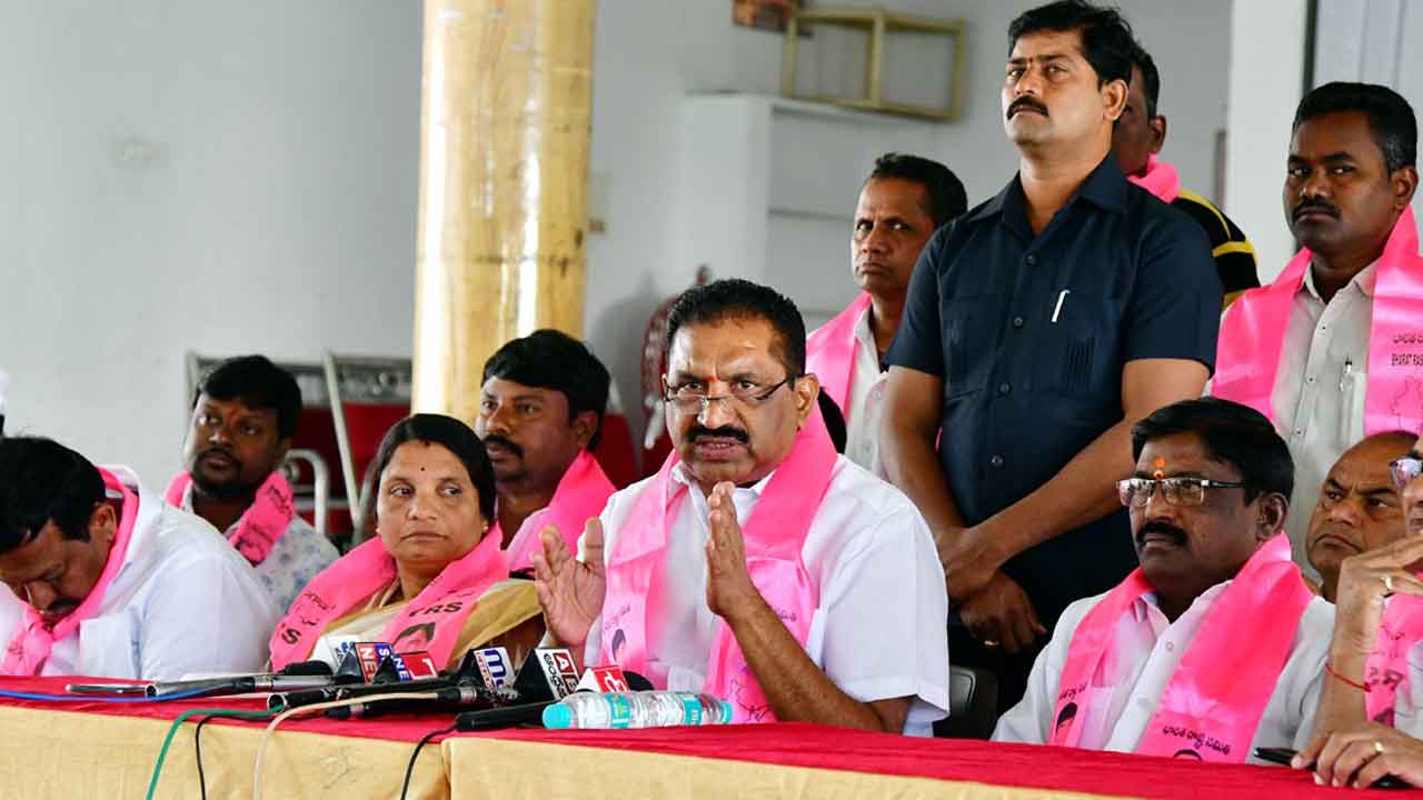 దద్దమ్మ ఎంపీ వల్లే జిల్లాకు మొండిచేయి