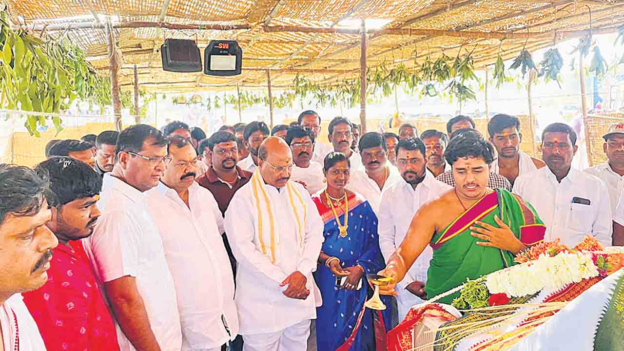 ఆలయాల అభివృద్ధికి ప్రభుత్వం కృషి