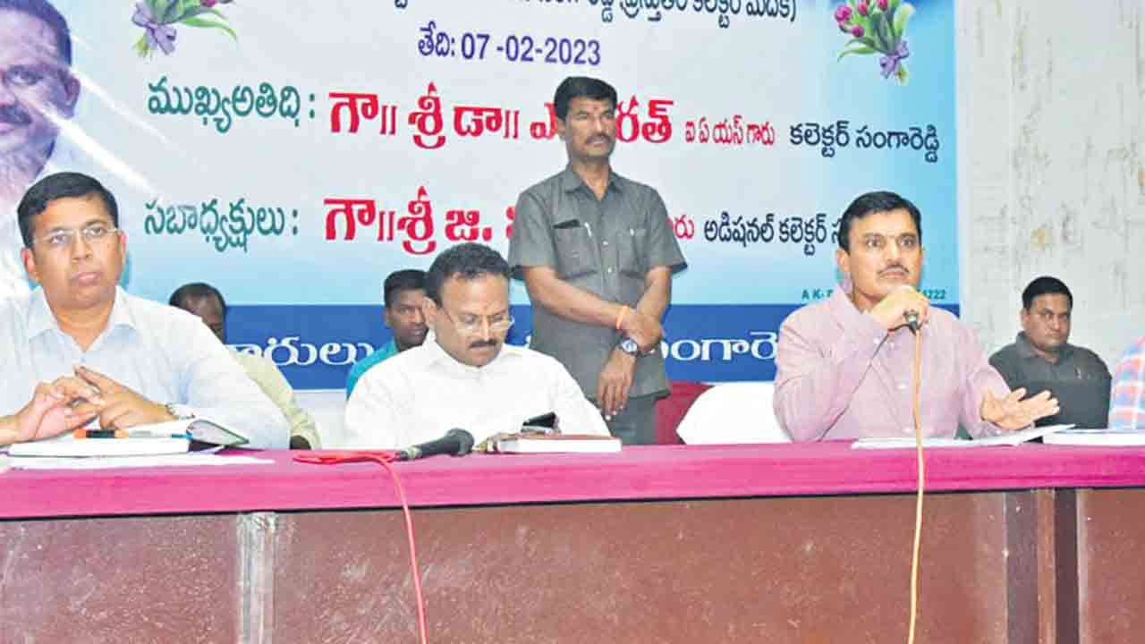 వంద శాతం పన్ను వసూలు చేయాలి