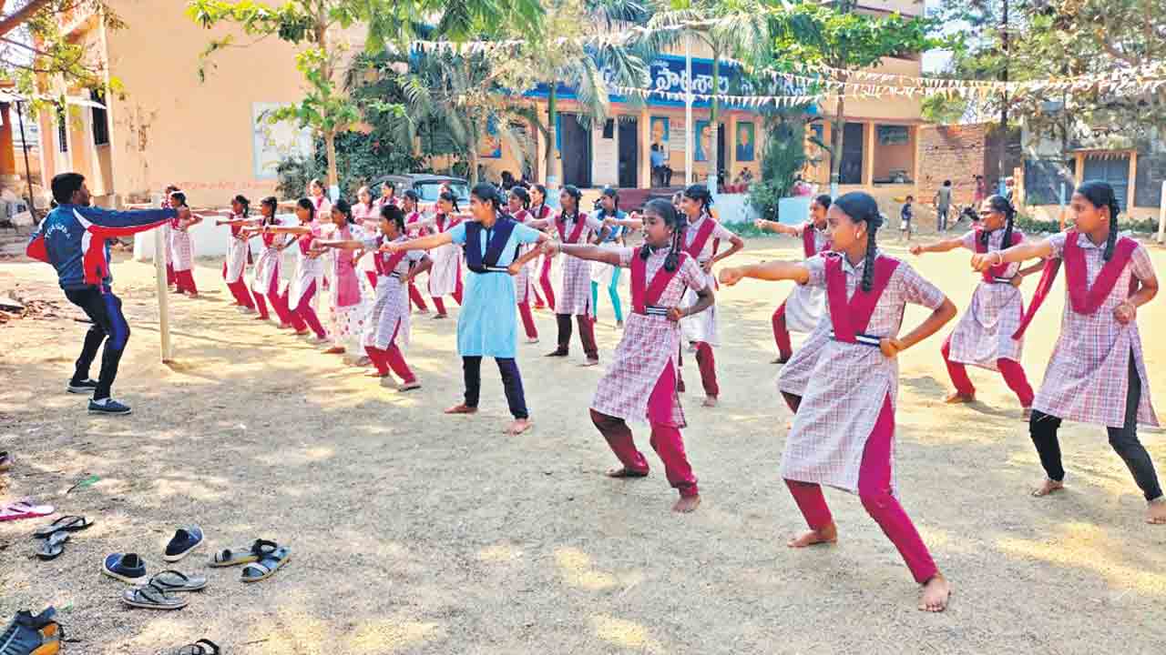 ఆత్మరక్షేణే ఆయుధం