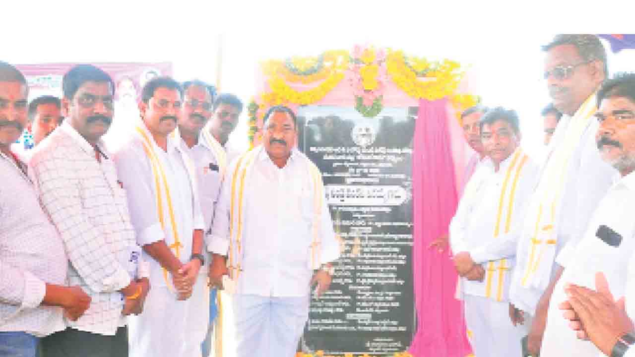 దేశానికి రోల్‌మోడల్‌గా తెలంగాణ