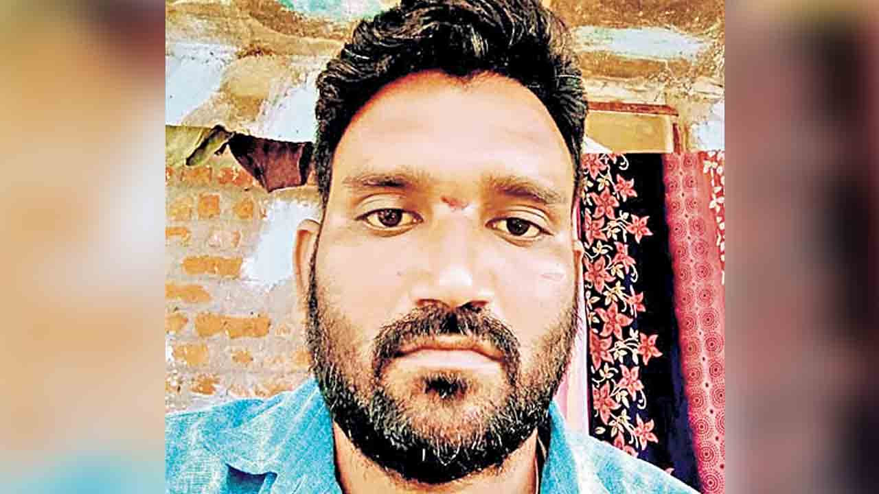 లంచం తీసుకొంటూ దొరికిన సర్వేయర్‌