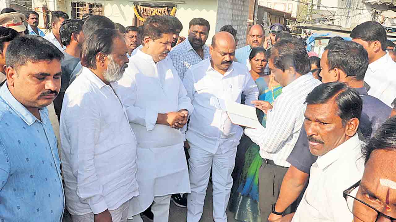 ప్రజా సంక్షేమానికి పెద్ద పీట