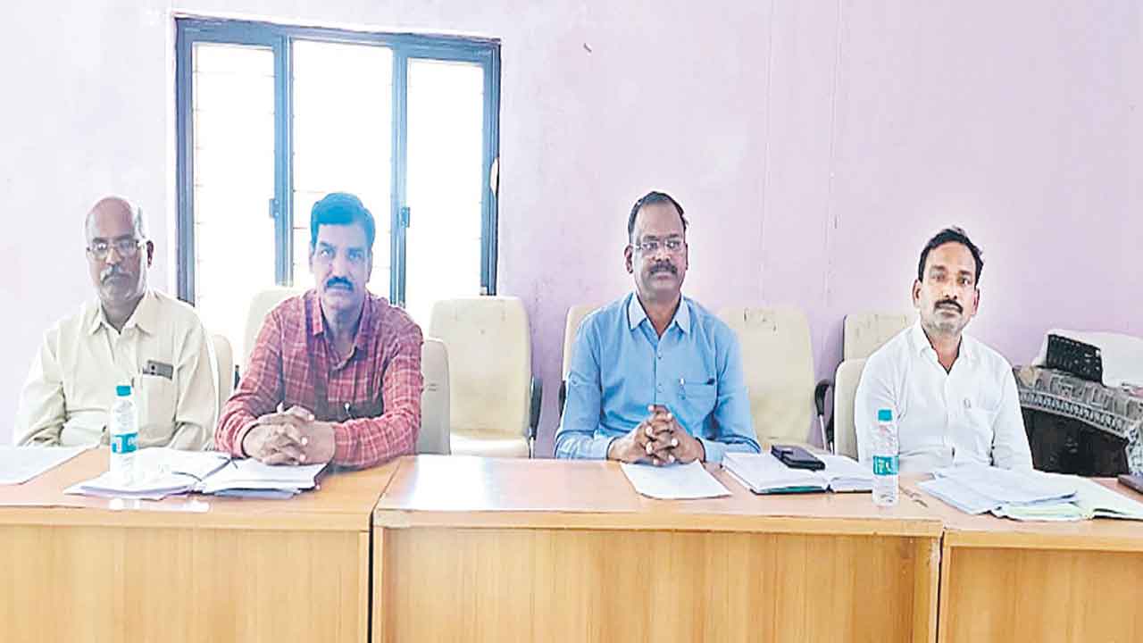 పారదర్శకంగా పనులు నిర్వహించాలి