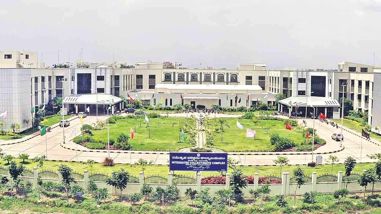 సంగారెడ్డి కలెక్టరేట్‌ అదుర్స్‌