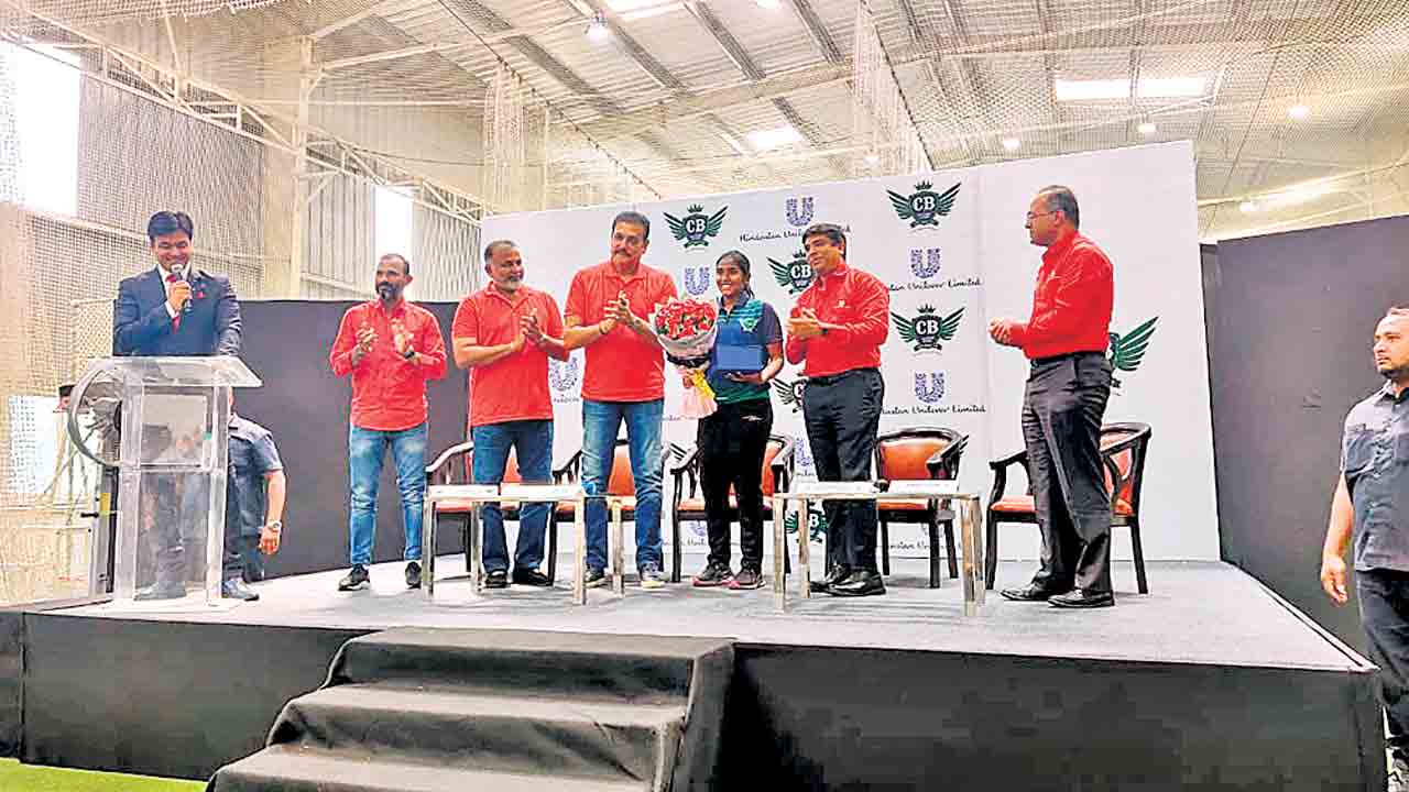 అమ్మాయిల క్రికెట్‌కు అద్భుత భవిష్యత్తు