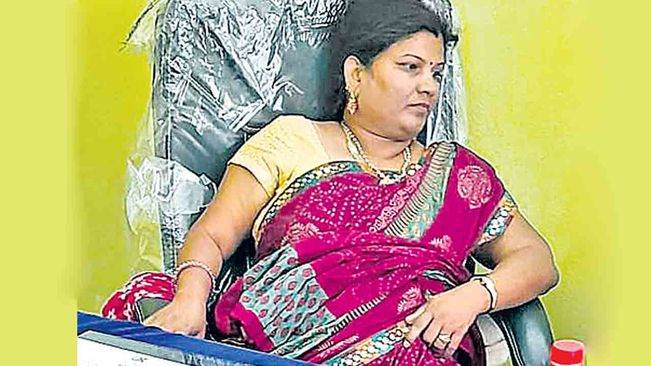 ఏసీబీకి చిక్కిన మార్కెట్‌ సెక్రటరీ