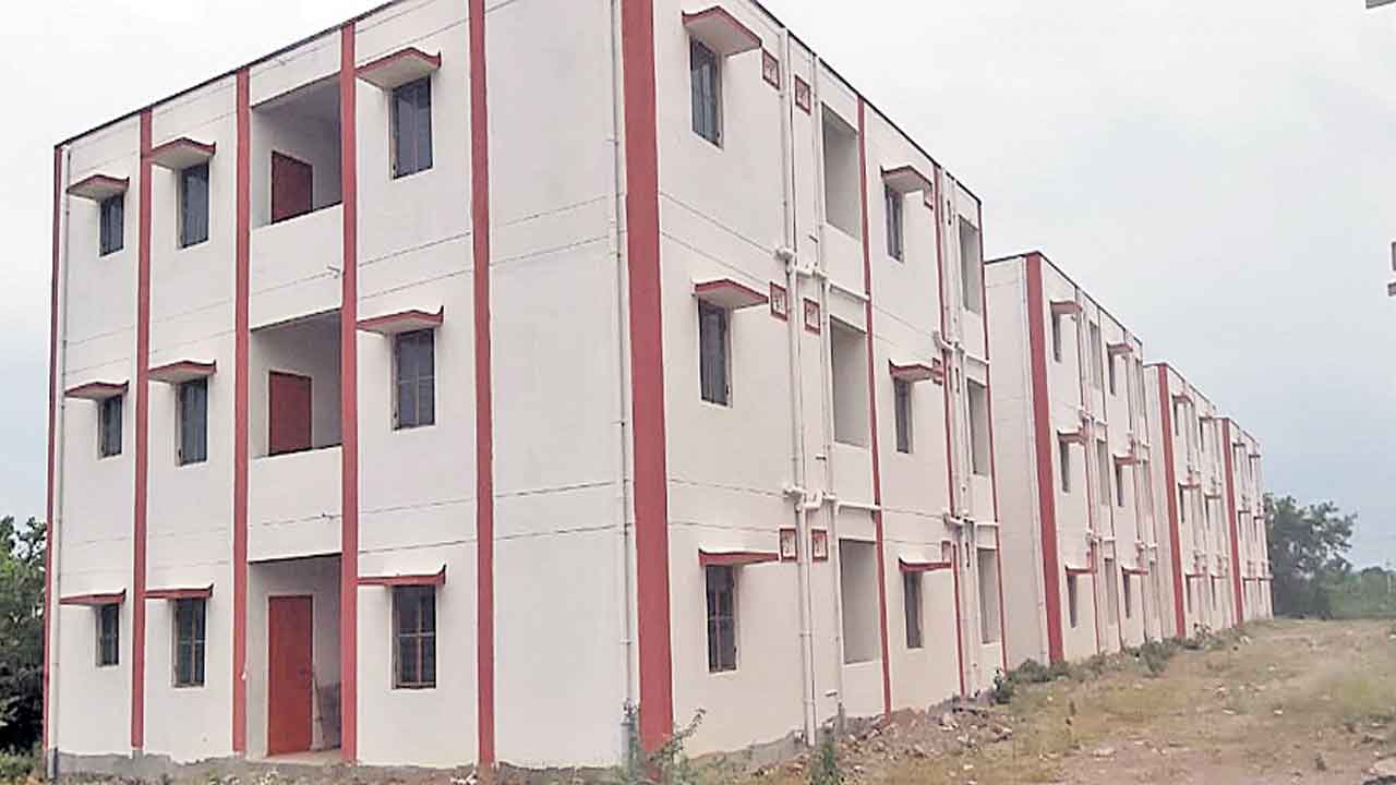 సిద్ధమైన డబుల్‌ ఇండ్లు