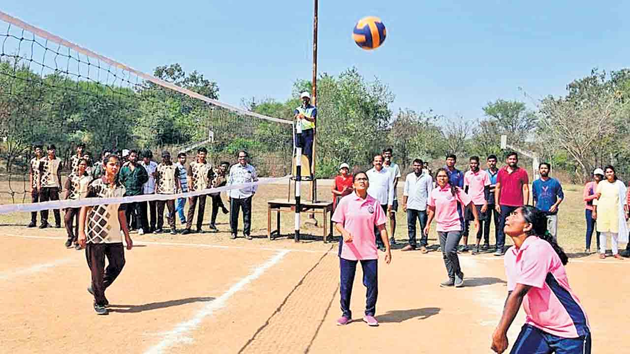 క్రీడల్లో గెలుపోటములు సహజం