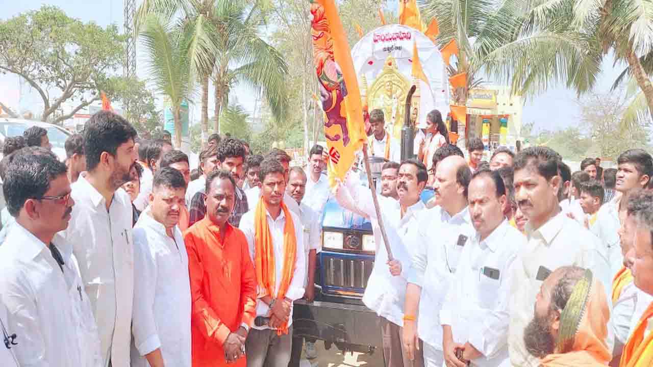 శివాజీ దేశ ప్రజలకు ఆదర్శం