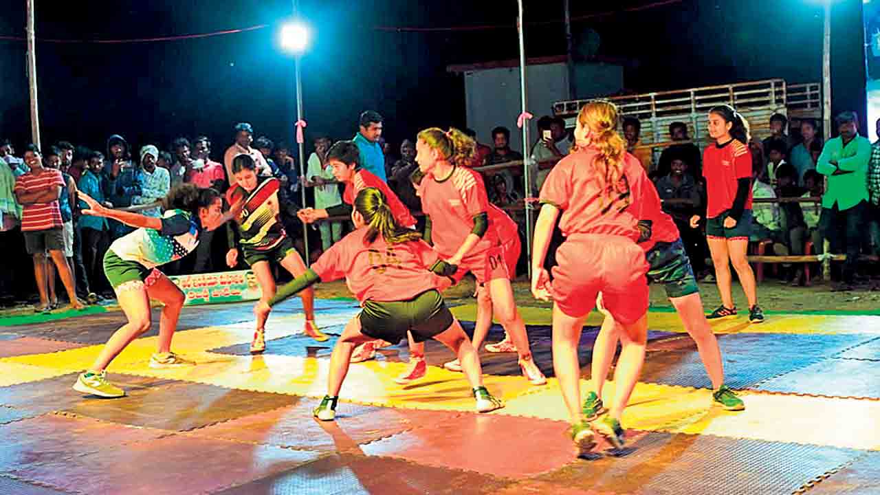 జాతీయ మహిళల కబడ్డీ పోటీల్లో తెలంగాణ బోణీ