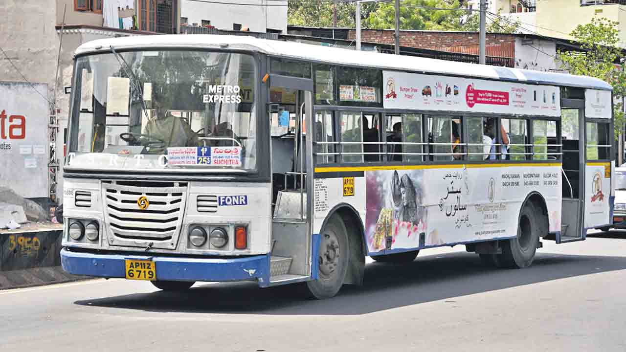 శివారు కాలేజీల కోసం అదనంగా 30 బస్సులు