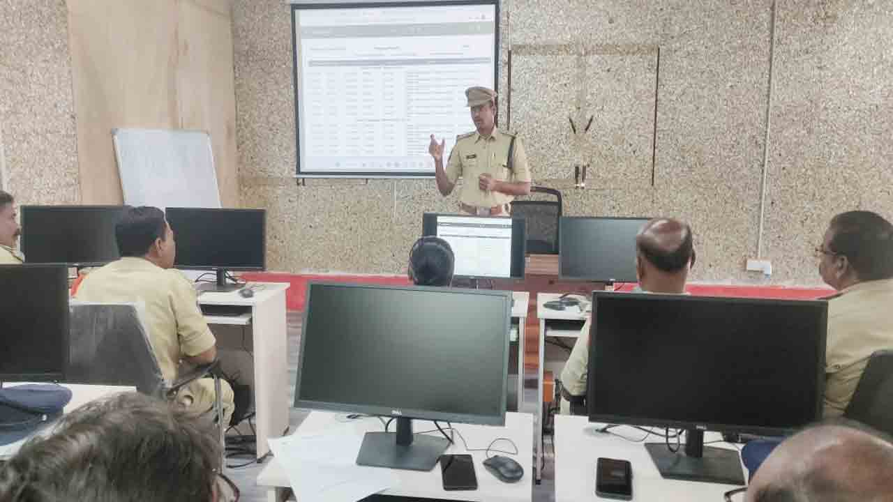 అప్రమత్తంగా ఉండాలి