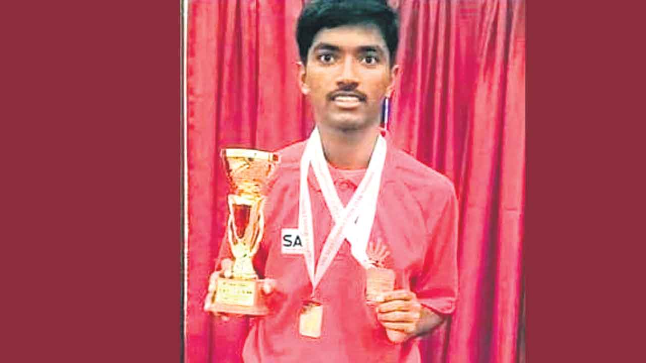 ప్రపంచ స్కూల్‌ చెస్‌ టోర్నీకి ఆకాశ్‌