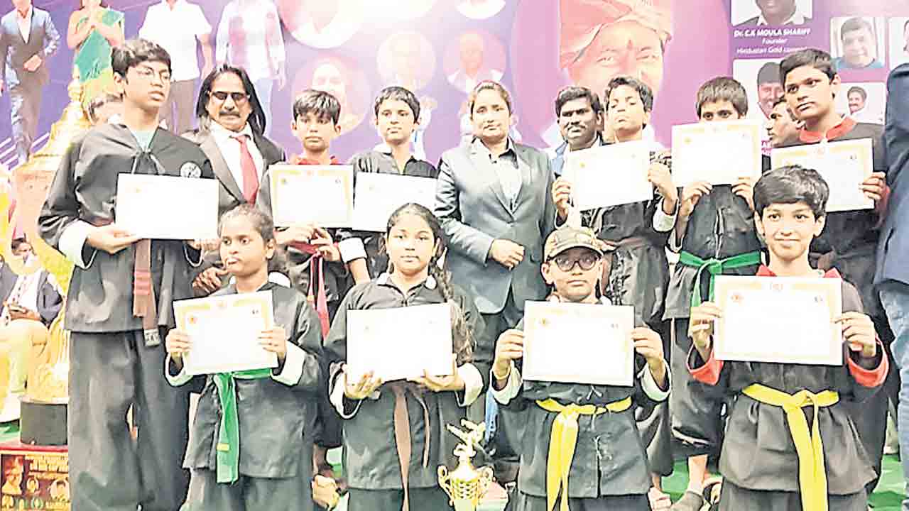 కరాటే పోటీలలో సత్తాచాటిన క్రీడాకారులు