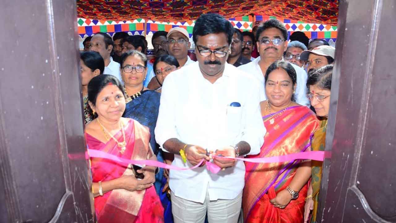 ప్రతి ఒక్కరూ కంటి పరీక్షలు చేయించుకోవాలి