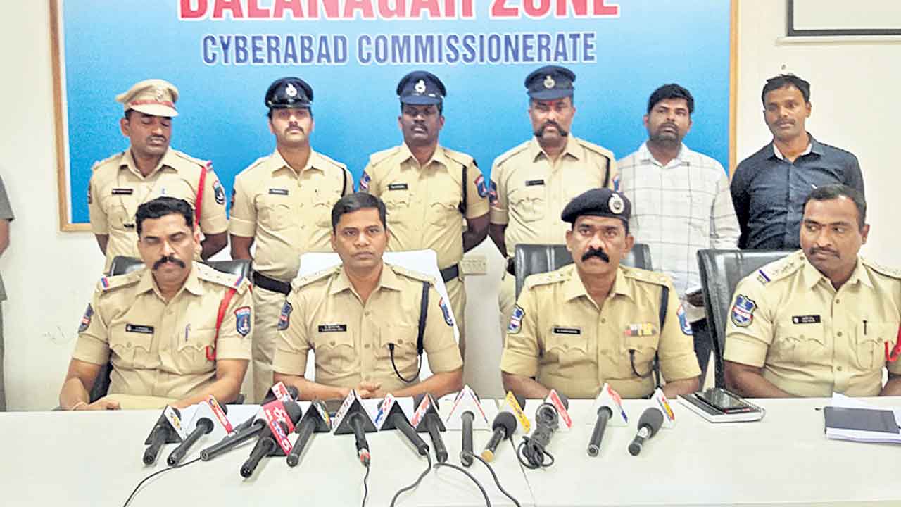 జైలుకు వెళ్లి వచ్చినా.. బుద్ధి మారలేదు..