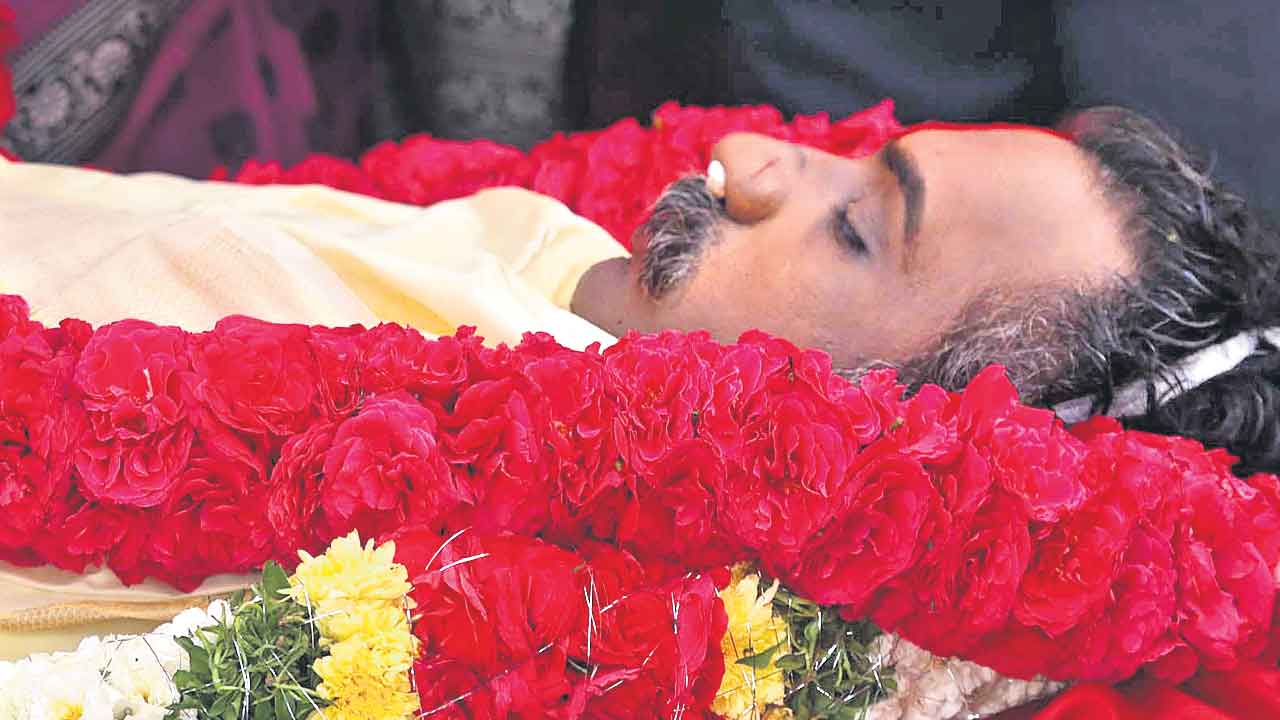 tarakaratna |  తారకరత్నకు కన్నీటి వీడ్కోలు