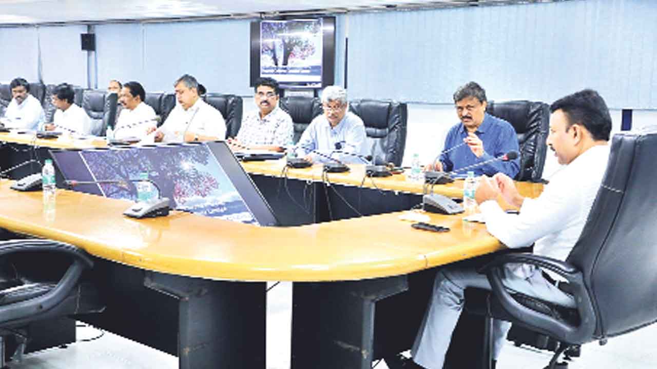 76 మెగావాట్ల సోలార్‌ ప్లాంట్లు జూన్‌ వరకు పూర్తిచేయాలి