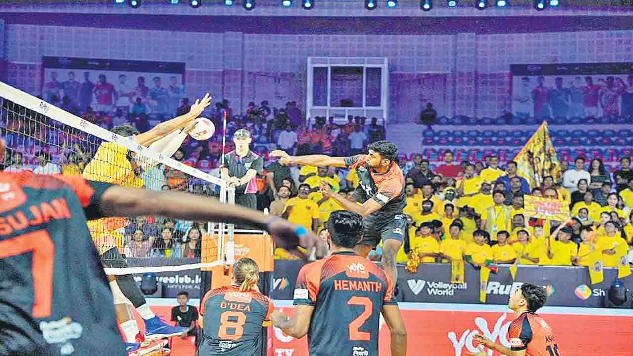 హైదరాబాద్‌ బ్లాక్‌హాక్స్‌ హ్యాట్రిక్‌