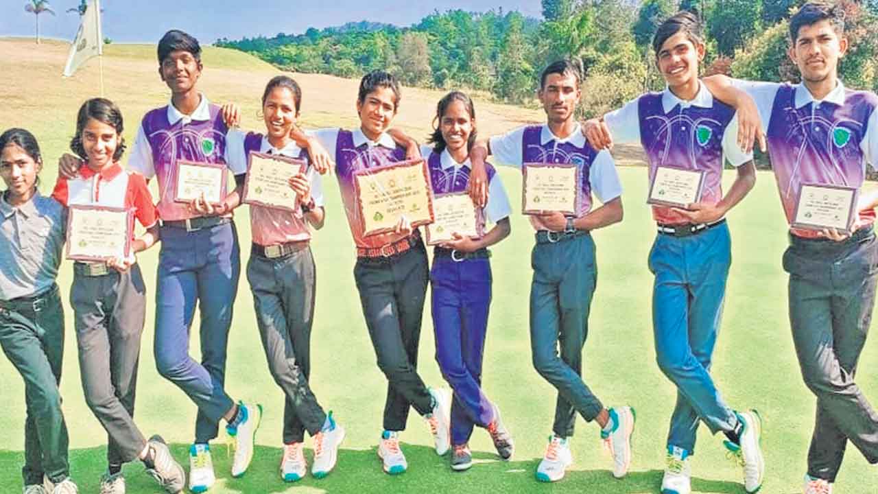 గురుకుల గోల్ఫర్లకు తొమ్మిది పతకాలు