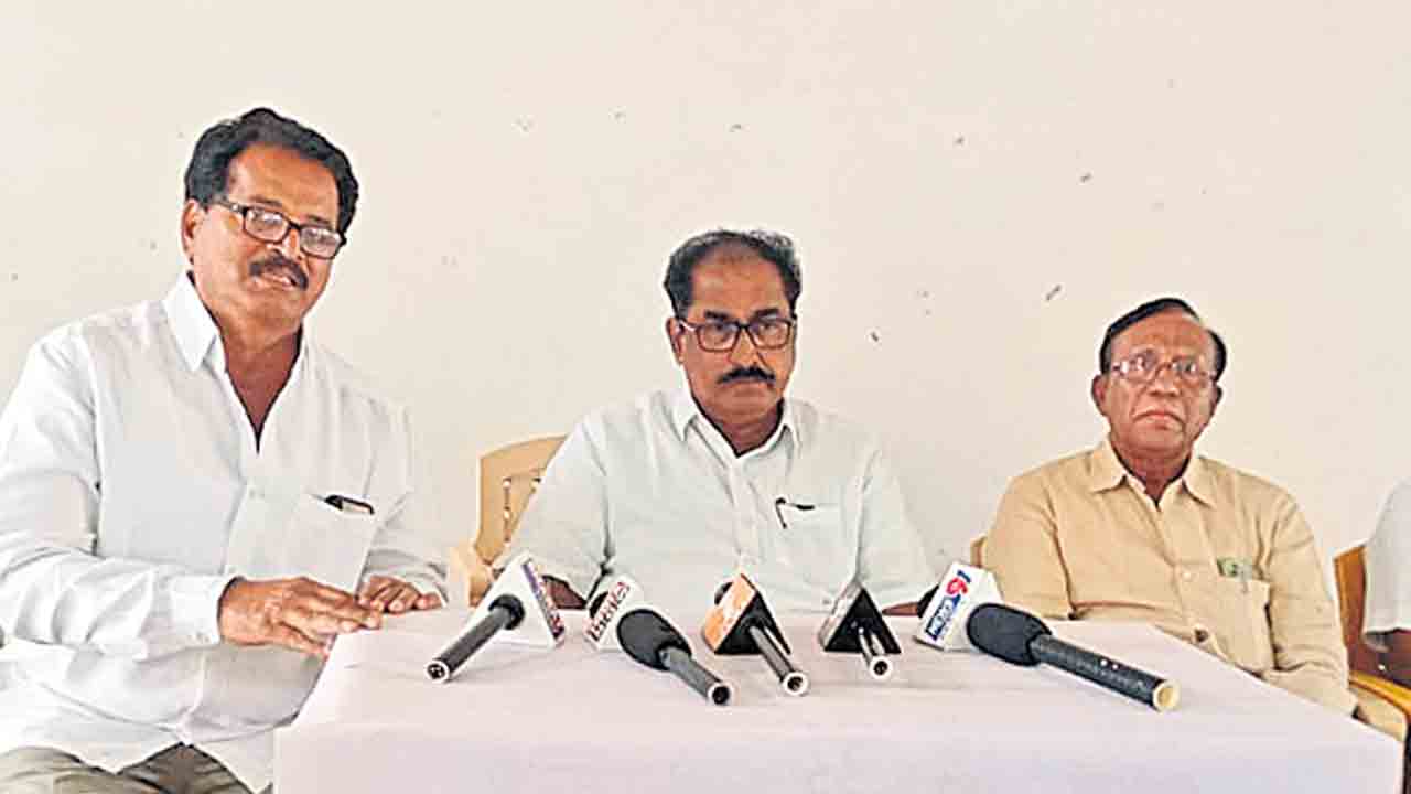 మతవిద్వేషాలను రెచ్చగొడుతున్న బీజేపీ