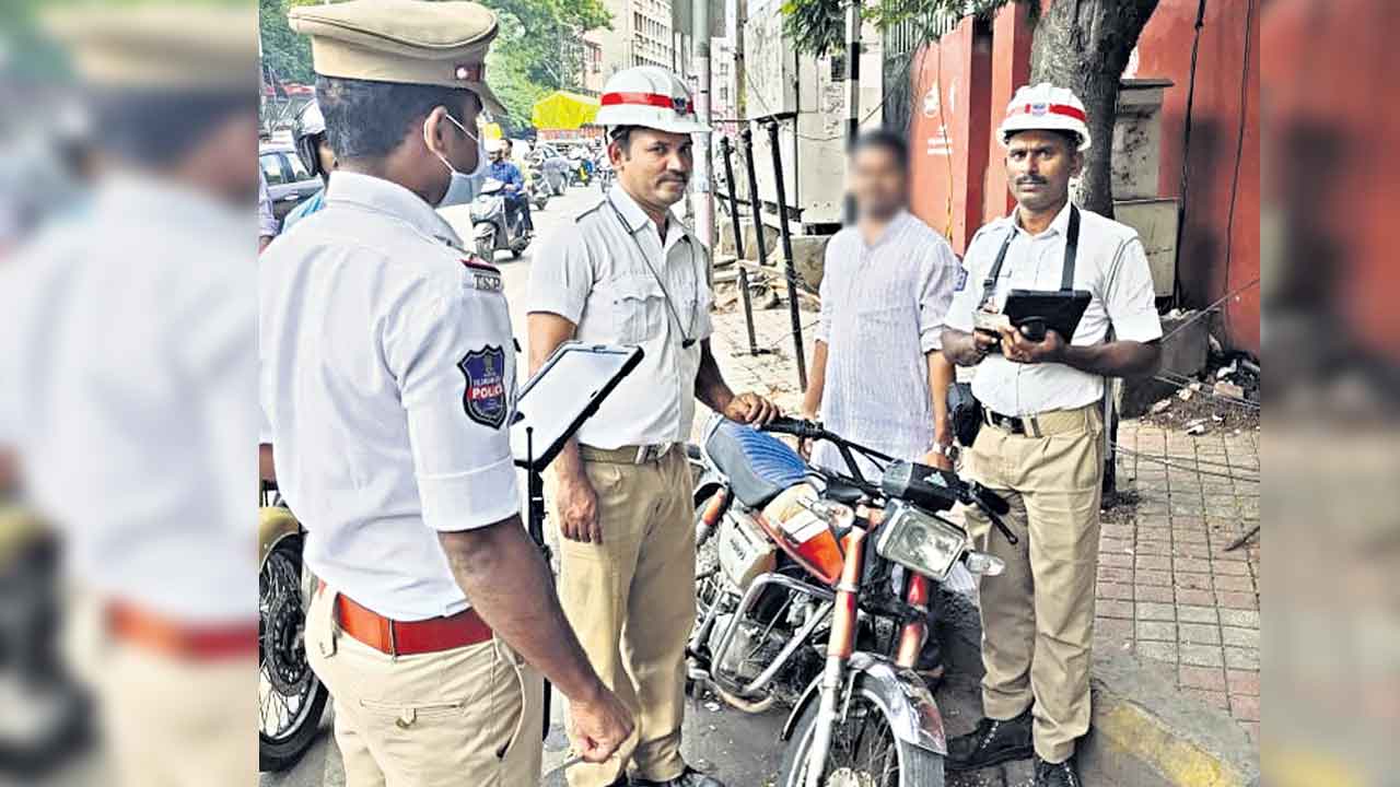 స్పెషల్‌ డ్రైవ్‌తో నిత్యం తనిఖీలు