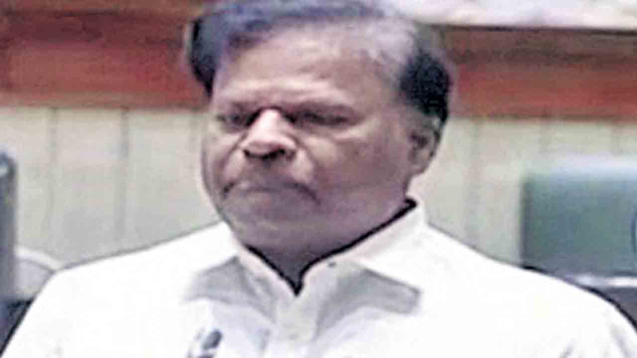 విత్తనాలను ప్రభుత్వమే విక్రయించాలి