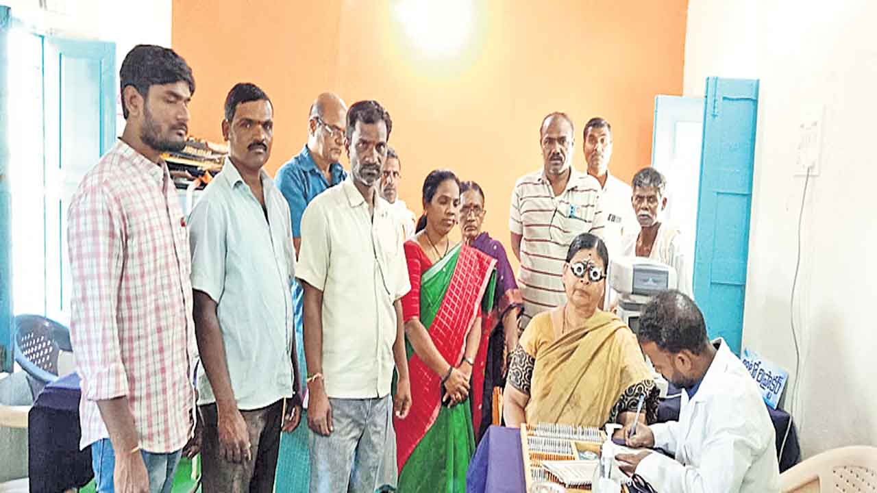 అంధత్వ నివారణే కంటి వెలుగు లక్ష్యం