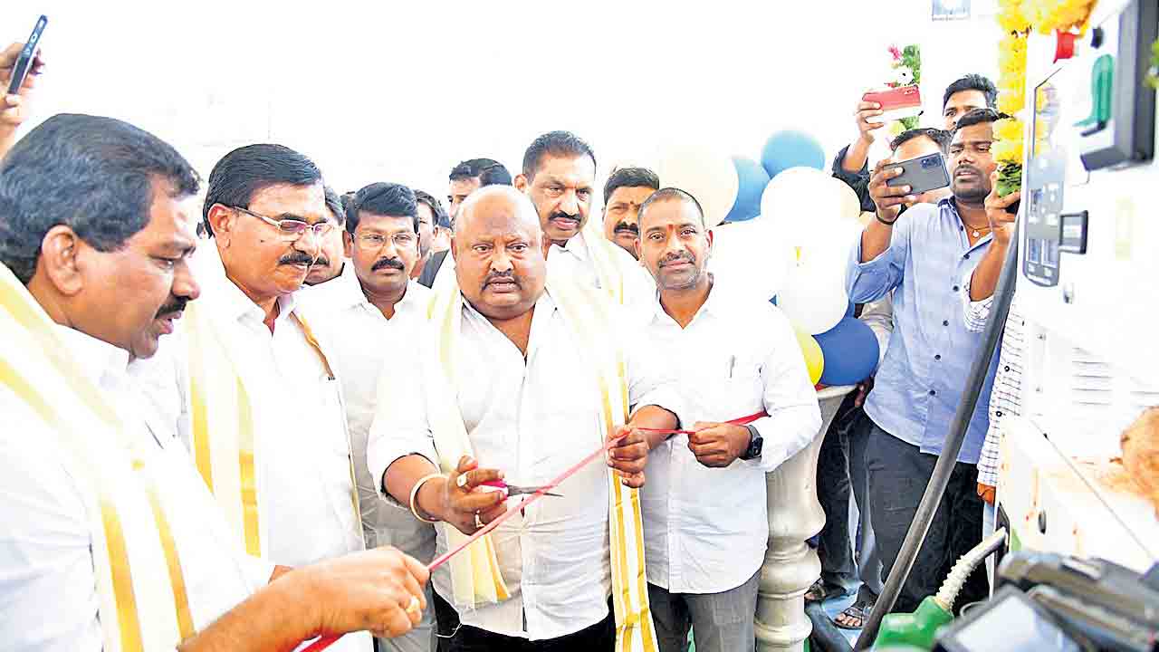 కేసీఆర్‌కు ప్రత్యామ్నాయ నాయకుడు లేడు