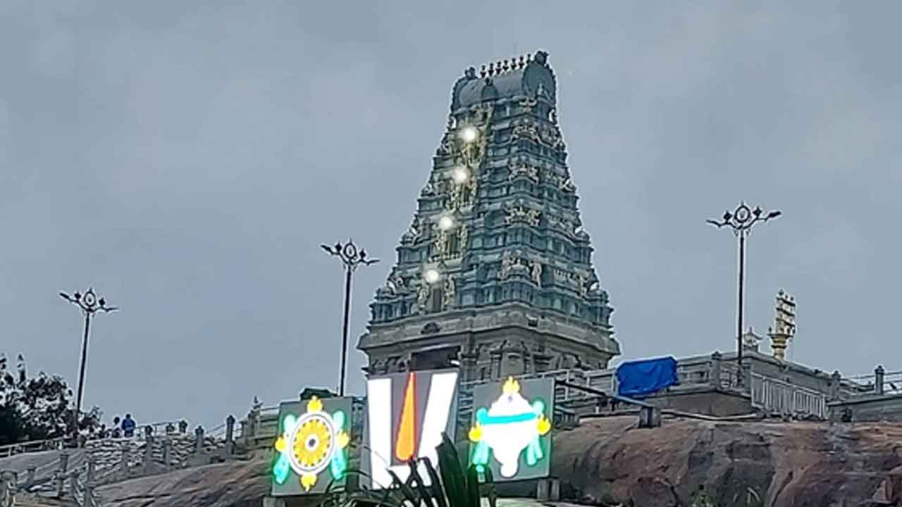 13న శ్రీవారి ప్రత్యేక దర్శనం టికెట్లు