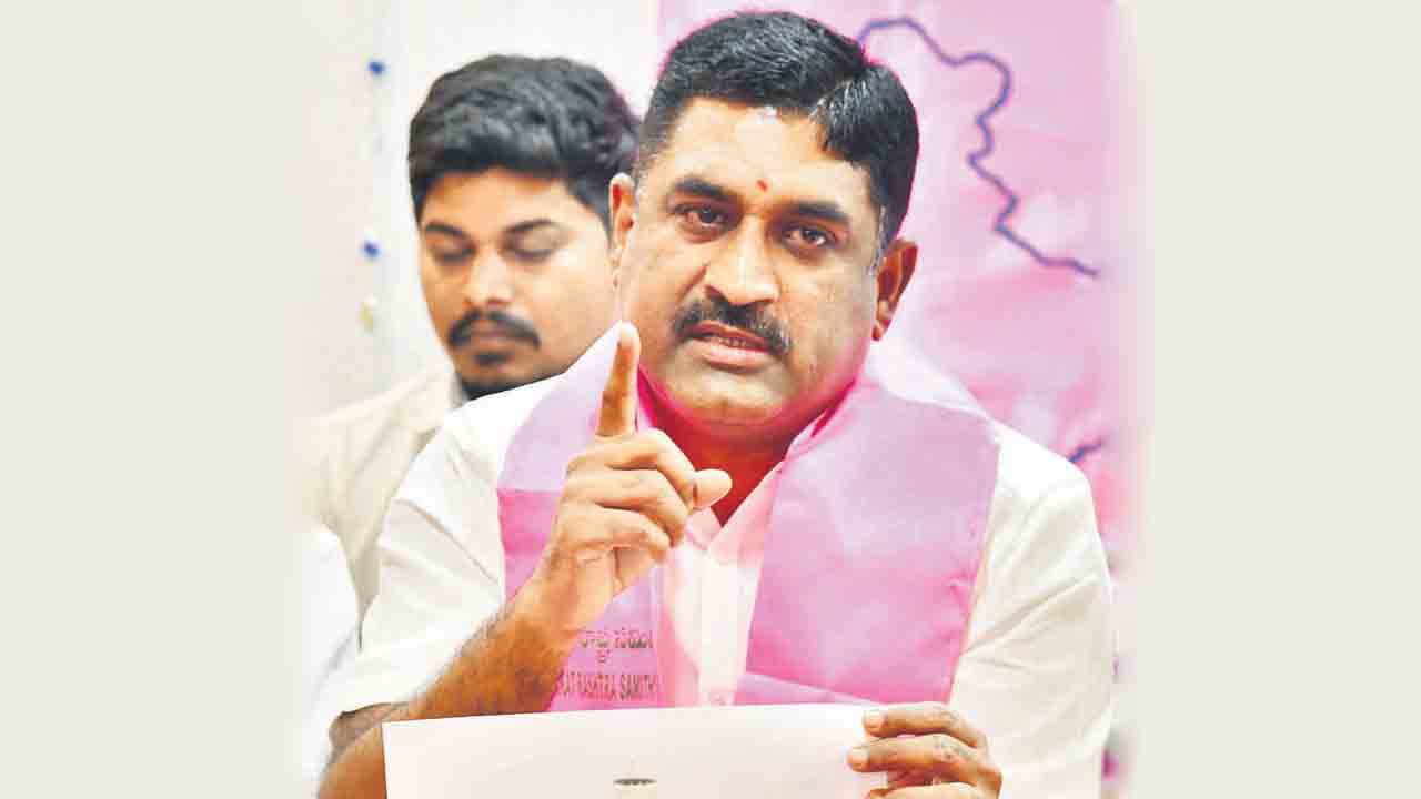 బండి సంజయ్‌ అజ్ఞాని