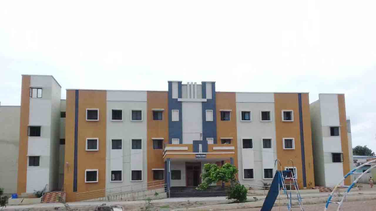 గురుకులాలు పిలుస్తున్నయ్‌..