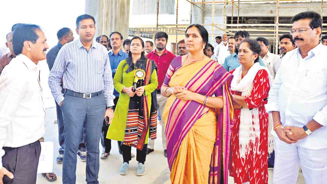 కలెక్టరేట్ సిద్ధం చేయండి