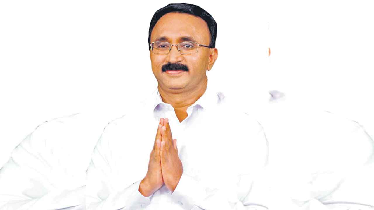 తోట చంద్రశేఖర్‌కు మెగాస్టార్‌ చిరు ప్రశంస