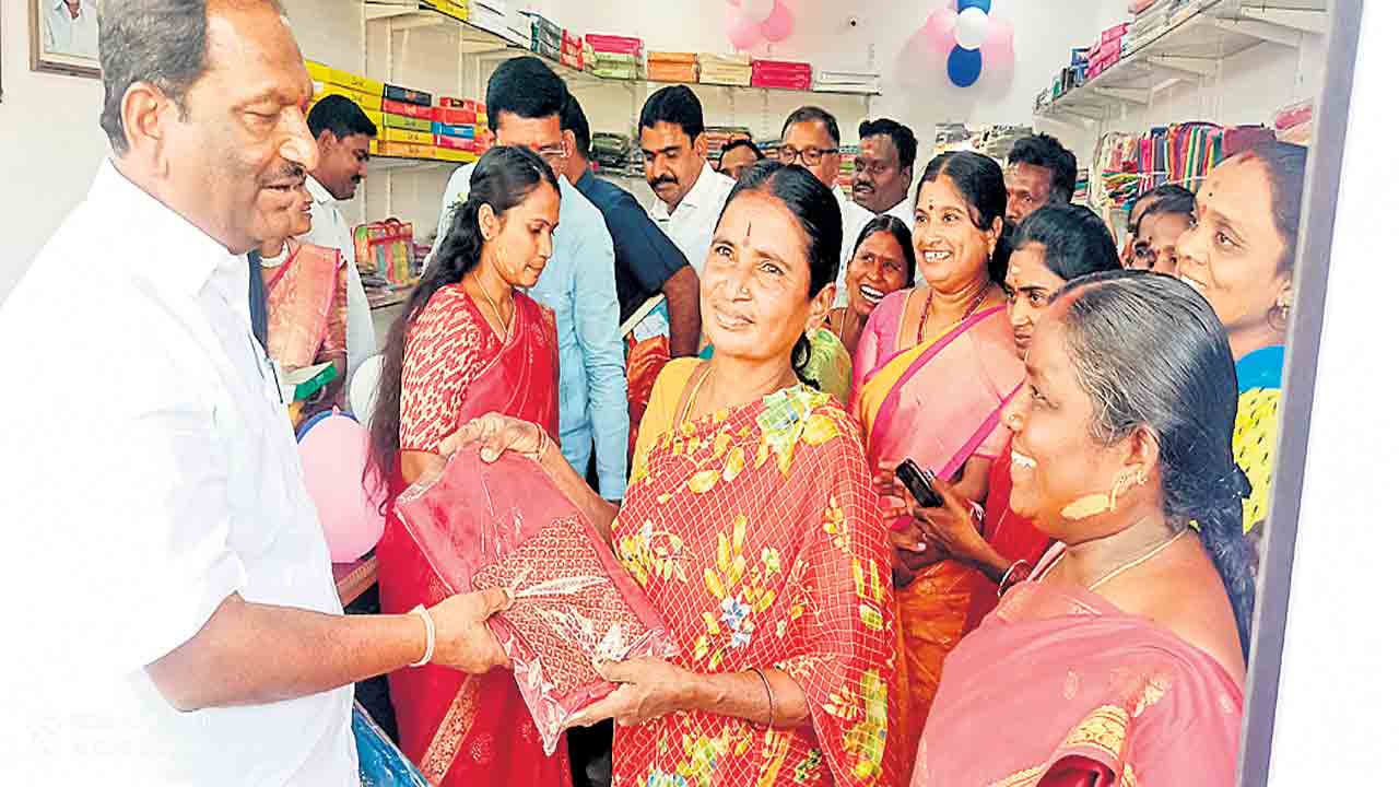 ఆర్థికాభివృద్ధికే దళితబంధు